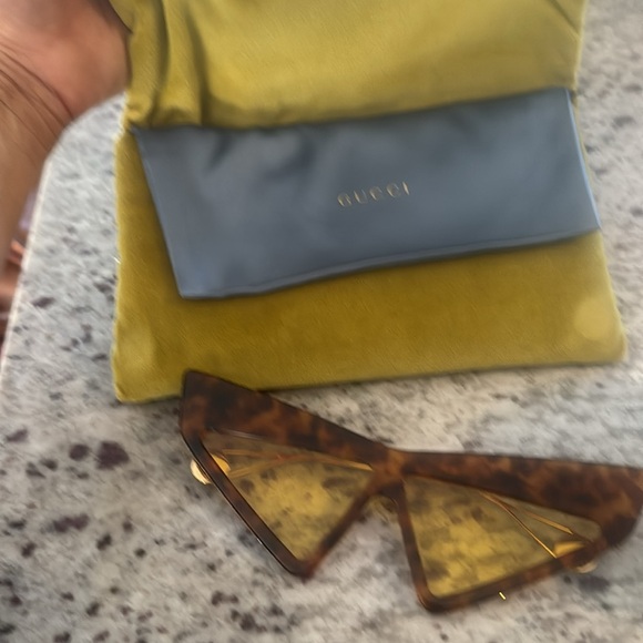 GUCCI
Geometric Crystal Sunglasses GG0430S Havana - Picture 11 of 15